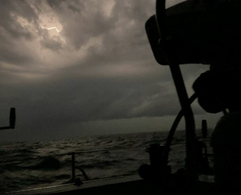 onweer-3 sailing_into_the_cannel