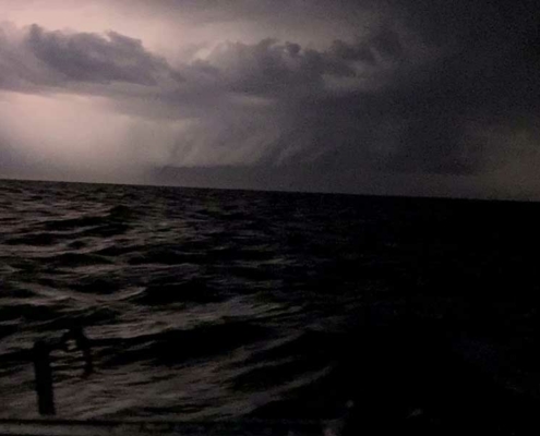 onweer-6 sailing_into_the_cannel