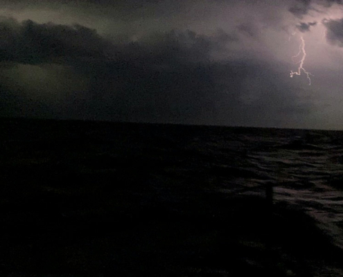 onweer-7 sailing_into_the_cannel