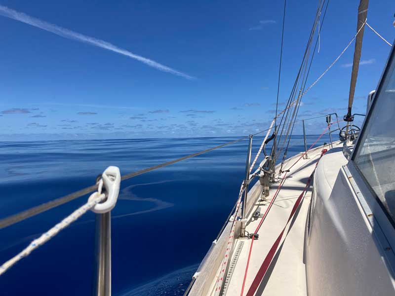 ocean-mirror crossing_atlantic_sailing_eastbound