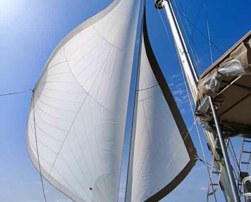 twin-headsails wing on wing